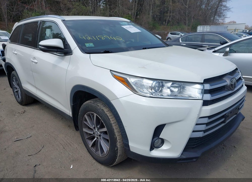 2019 TOYOTA HIGHLANDER XLE VIN: 5TDJZRFH5KS594502