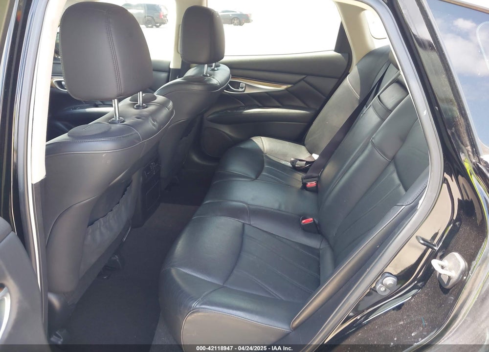 2015 INFINITI Q70 3.7 VIN: JN1BY1AP7FM541585
