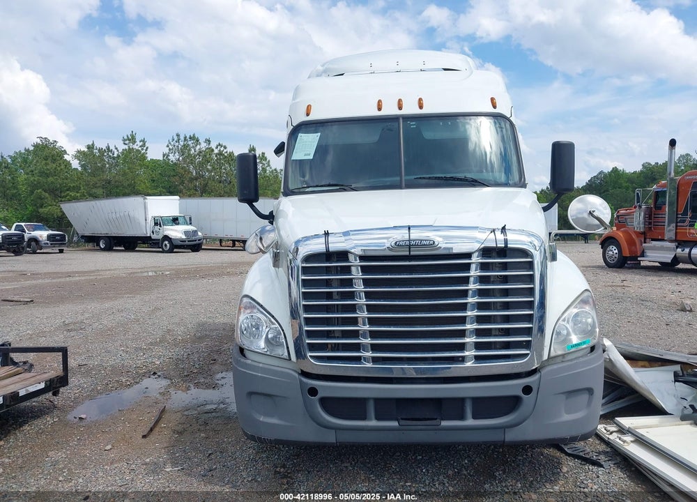 2016 FREIGHTLINER CASCADIA 125 --- VIN: 3AKJGLD53GSHJ3085