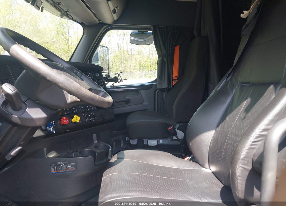 2023 FREIGHTLINER NEW CASCADIA 126 VIN: 3AKJHHDR6PSUG7672