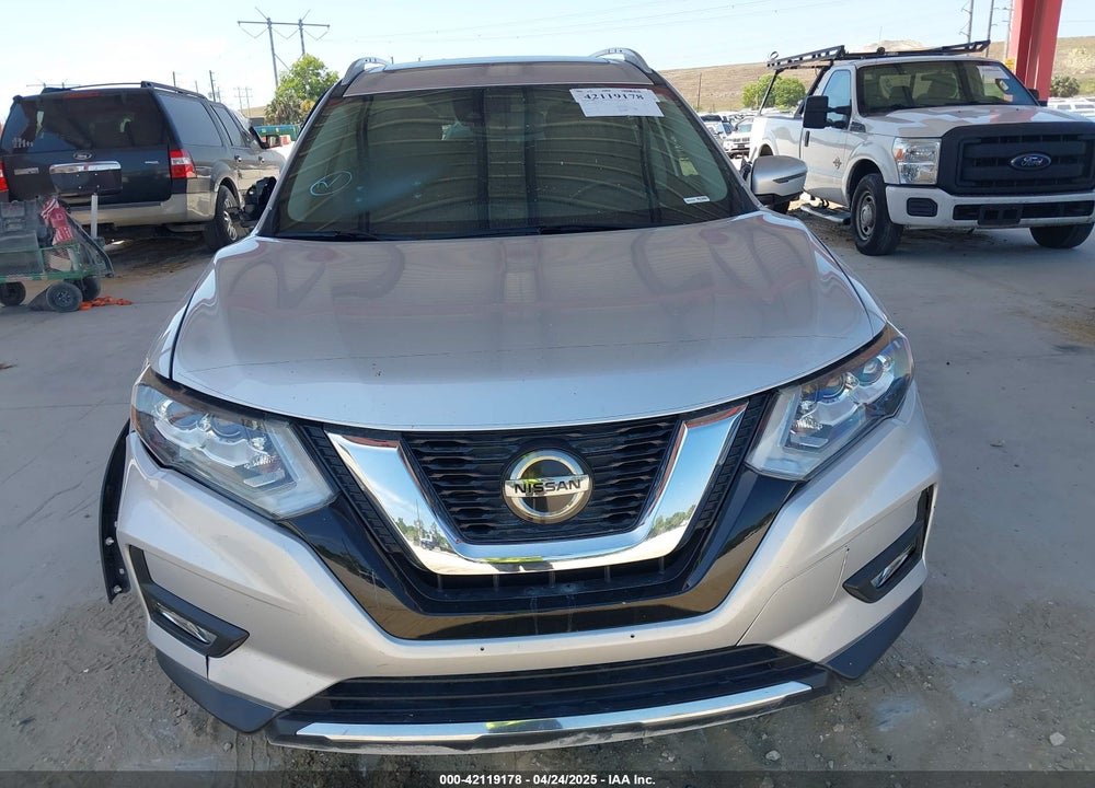 2019 NISSAN ROGUE VIN: 5N1AT2MT8KC743174