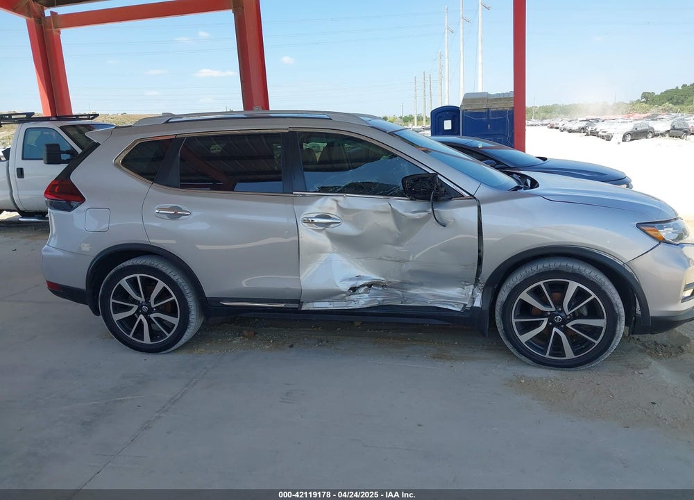 2019 NISSAN ROGUE VIN: 5N1AT2MT8KC743174