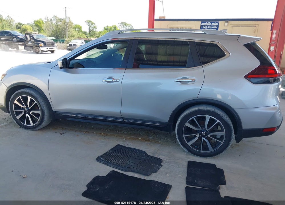 2019 NISSAN ROGUE VIN: 5N1AT2MT8KC743174