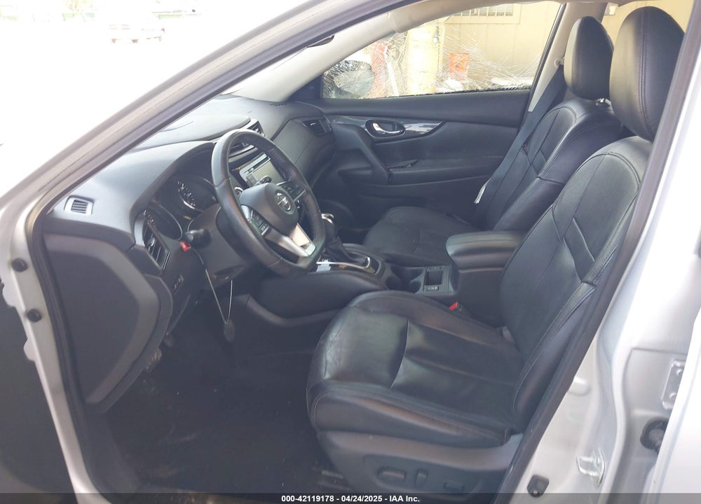 2019 NISSAN ROGUE VIN: 5N1AT2MT8KC743174