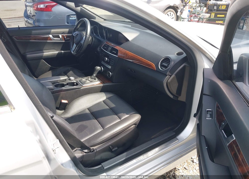 2012 MERCEDES-BENZ C CLASS VIN: WDDGF8BB7CR238797
