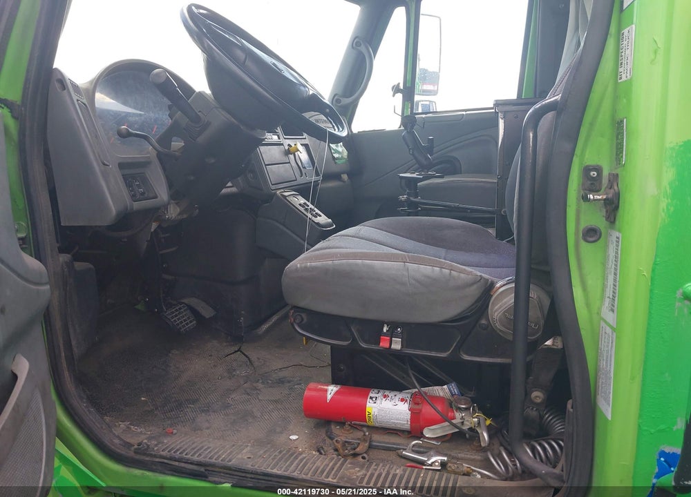 2005 INTERNATIONAL 4000 4300 VIN: 1HTMMAAN05H151244