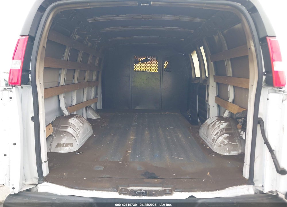 2022 CHEVROLET EXPRESS CARGO RWD 2500 REGULAR WHEELBASE WT VIN: 1GCWGAFP0N1146450