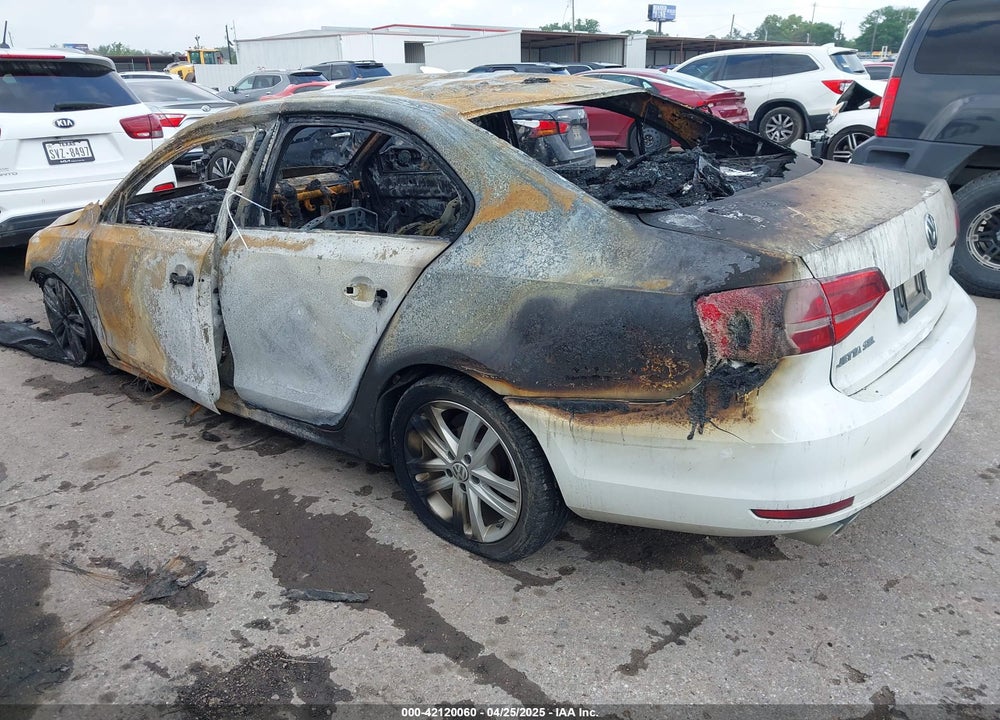 2015 VOLKSWAGEN JETTA 2.0L TDI SEL VIN: 3VWLA7AJ1FM332221