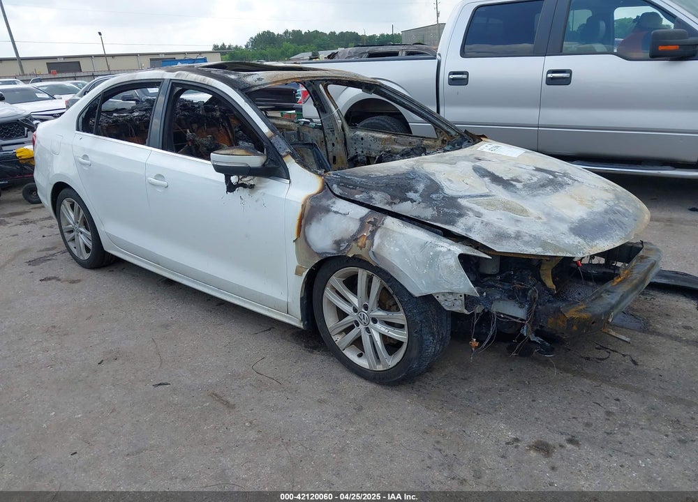 2015 VOLKSWAGEN JETTA 2.0L TDI SEL VIN: 3VWLA7AJ1FM332221