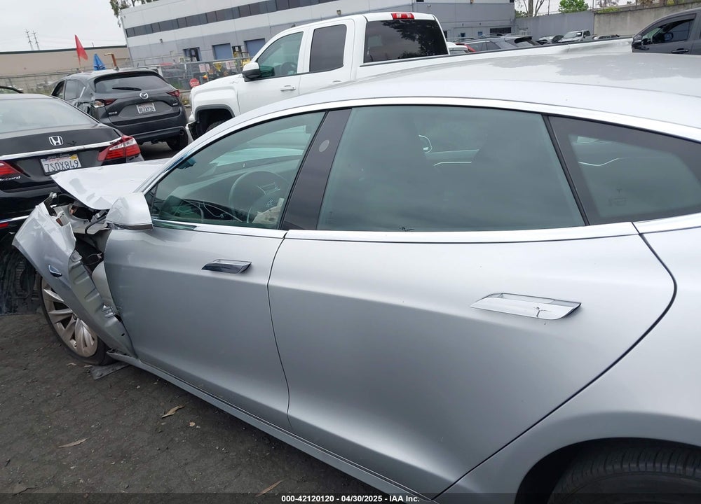 2017 TESLA MODEL S VIN: 5YJSA1E24HF193563