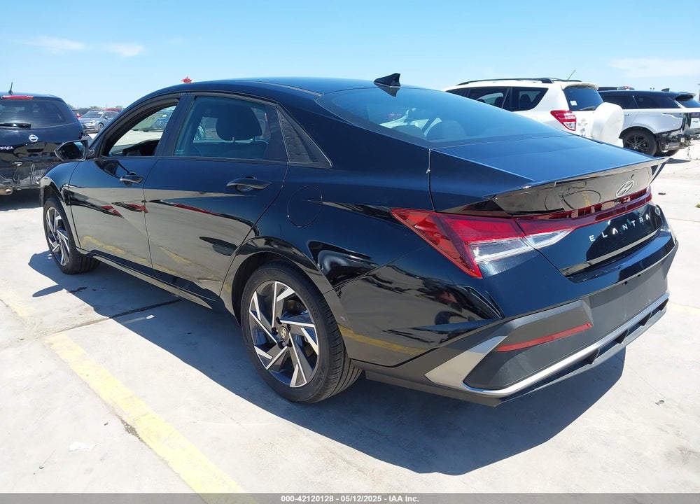 2025 HYUNDAI ELANTRA SEL SPORT VIN: KMHLM4DG7SU917864