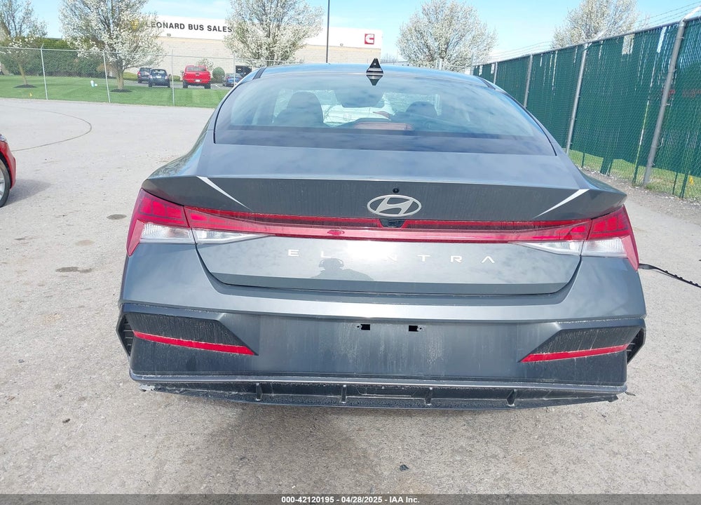 2024 HYUNDAI ELANTRA VIN: KMHLS4DG8RU841099