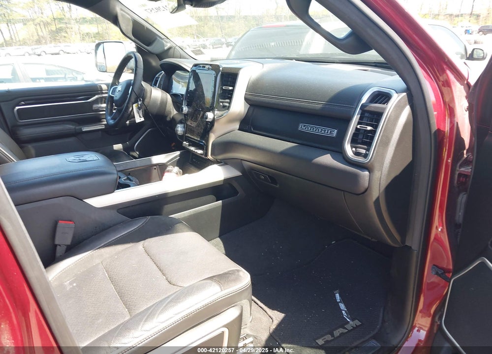 2019 RAM 1500 LAIE  4X4 5'7 BOX VIN: 1C6SRFJT0KN612643