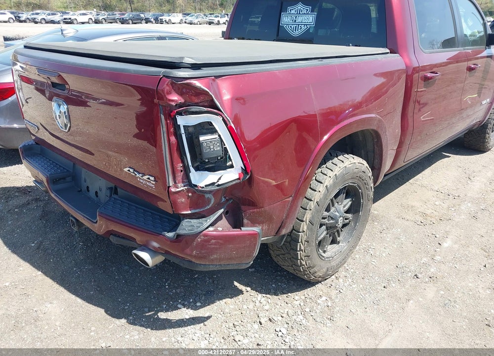 2019 RAM 1500 LAIE  4X4 5'7 BOX VIN: 1C6SRFJT0KN612643