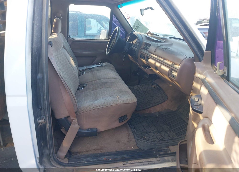 1993 FORD F250 VIN: 2FTHF26M5PCA27608