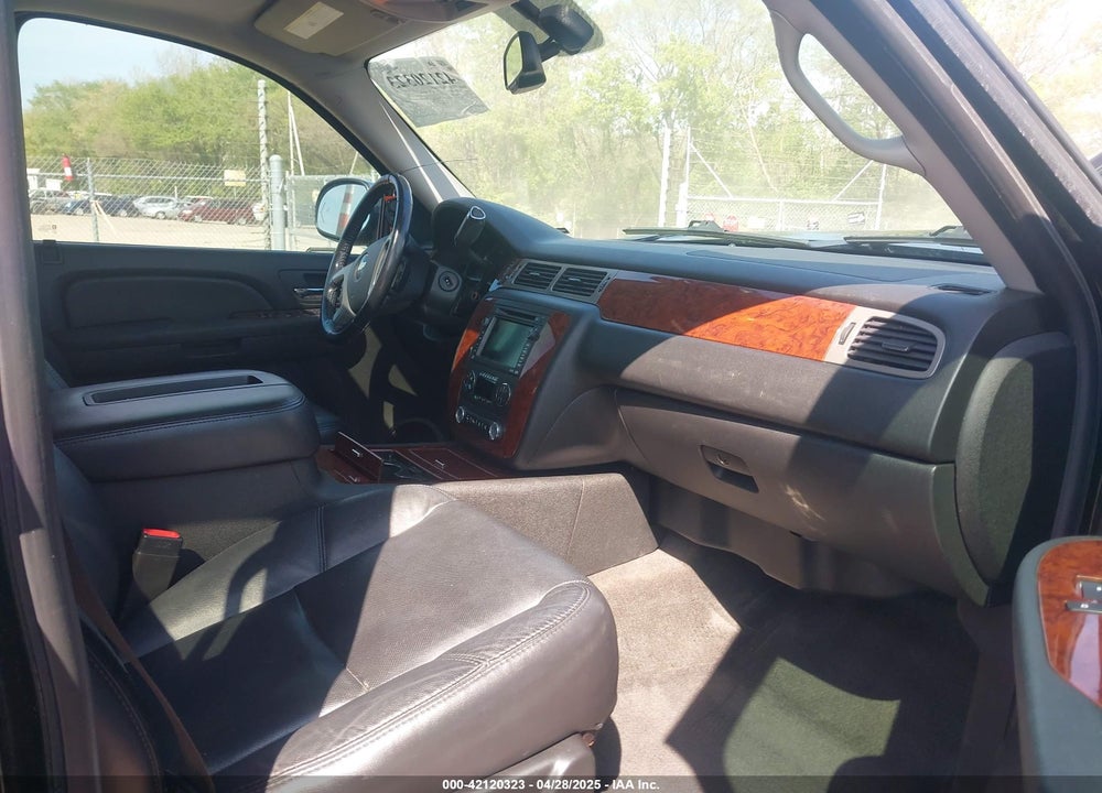 2009 CHEVROLET SUBURBAN 1500 LTZ VIN: 1GNFK36359R219818