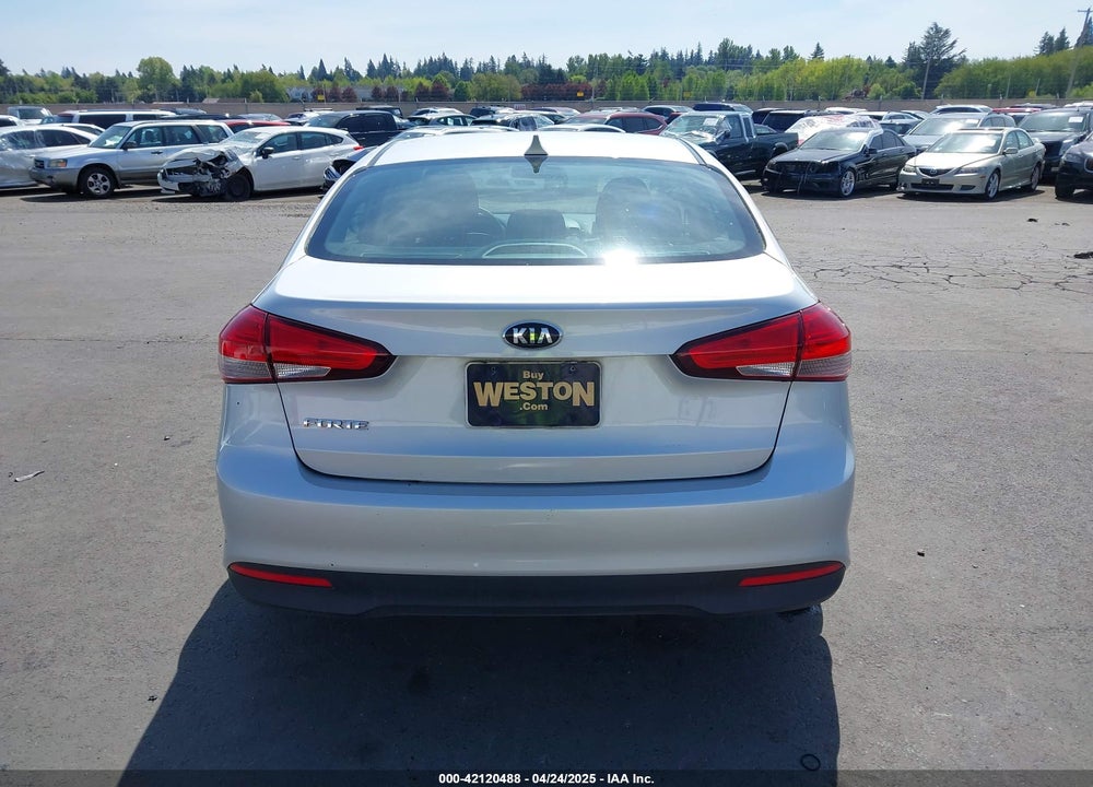 2017 KIA FORTE VIN: 3KPFK4A71HE128712