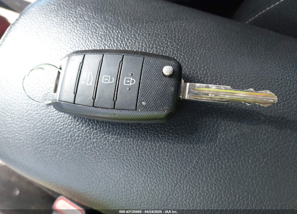 2017 KIA FORTE VIN: 3KPFK4A71HE128712