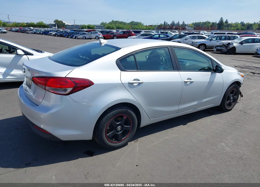 2017 KIA FORTE VIN: 3KPFK4A71HE128712