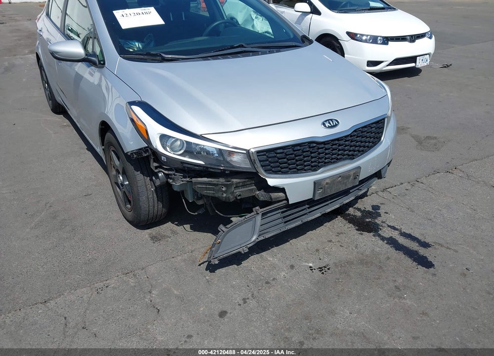 2017 KIA FORTE VIN: 3KPFK4A71HE128712