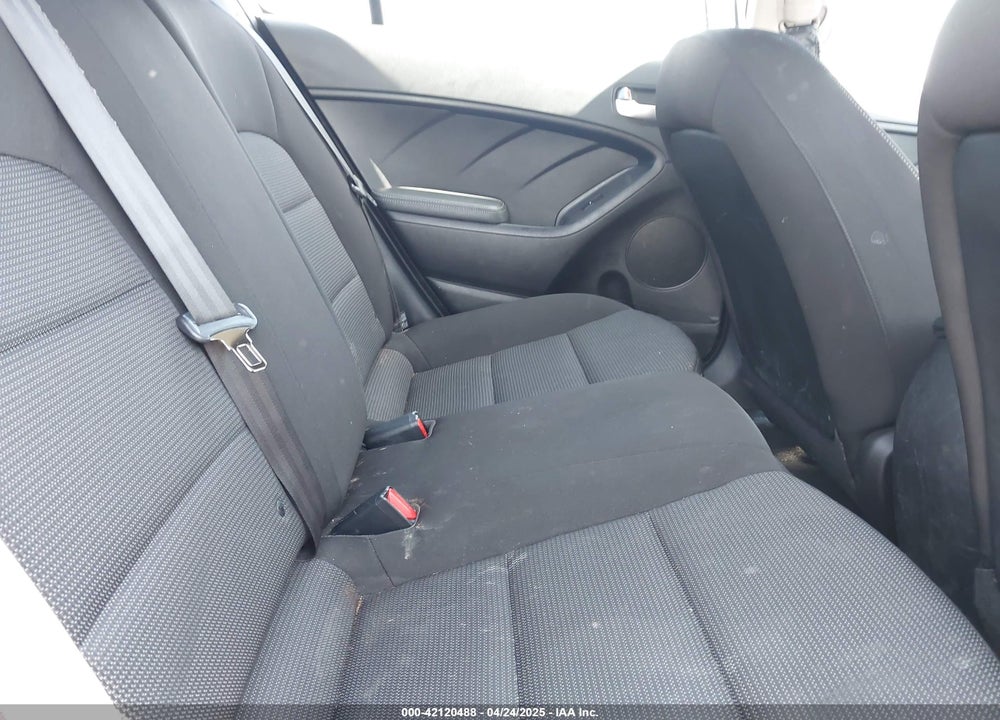 2017 KIA FORTE VIN: 3KPFK4A71HE128712