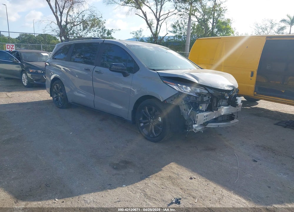 2025 TOYOTA SIENNA XSE VIN: 5TDDRKEC5SS252980