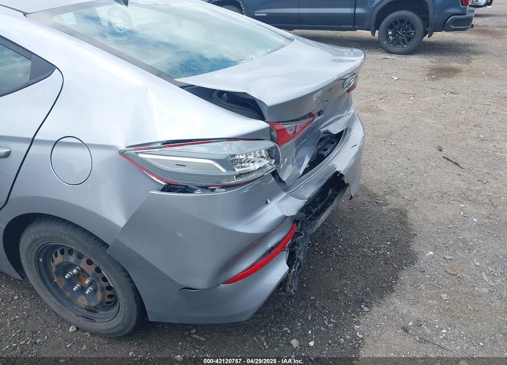 2017 HYUNDAI ELANTRA SE VIN: 5NPD74LF1HH105861