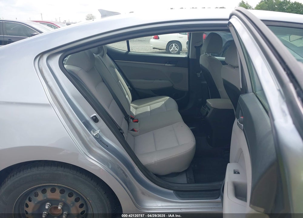 2017 HYUNDAI ELANTRA SE VIN: 5NPD74LF1HH105861