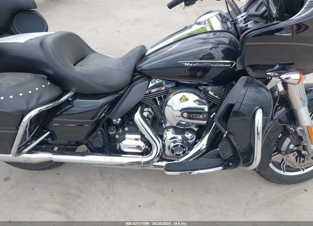 2016 HARLEY-DAVIDSON FLTRU VIN: 1HD1KGL17GB654986