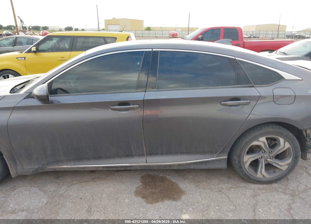 2018 HONDA ACCORD VIN: 1HGCV1F48JA006852