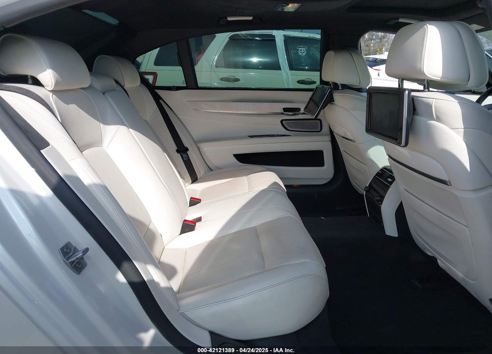 2015 BMW 7 SERIES VIN: WBAYE8C52FD785162
