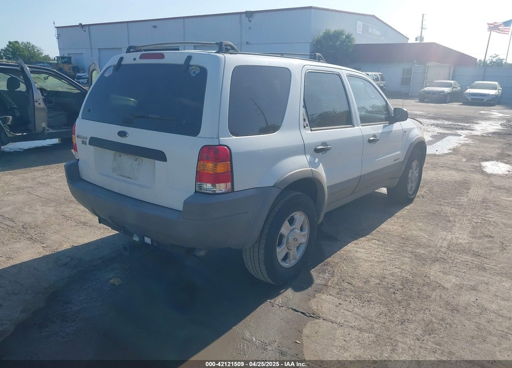 2002 FORD ESCAPE XLT VIN: 1FMYU03132KD02414