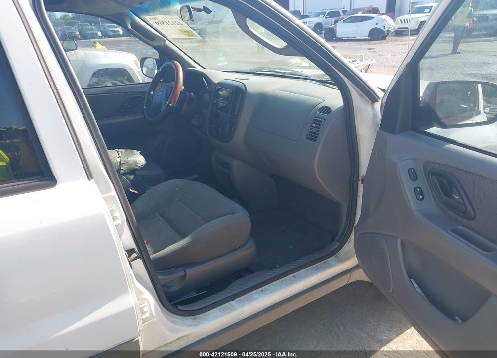 2002 FORD ESCAPE XLT VIN: 1FMYU03132KD02414