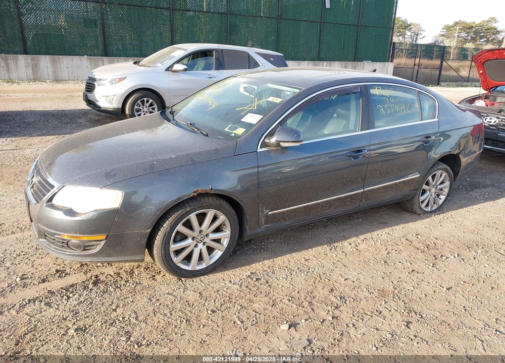 2010 VOLKSWAGEN PASSAT KOMFORT VIN: WVWJK7AN2AE162783