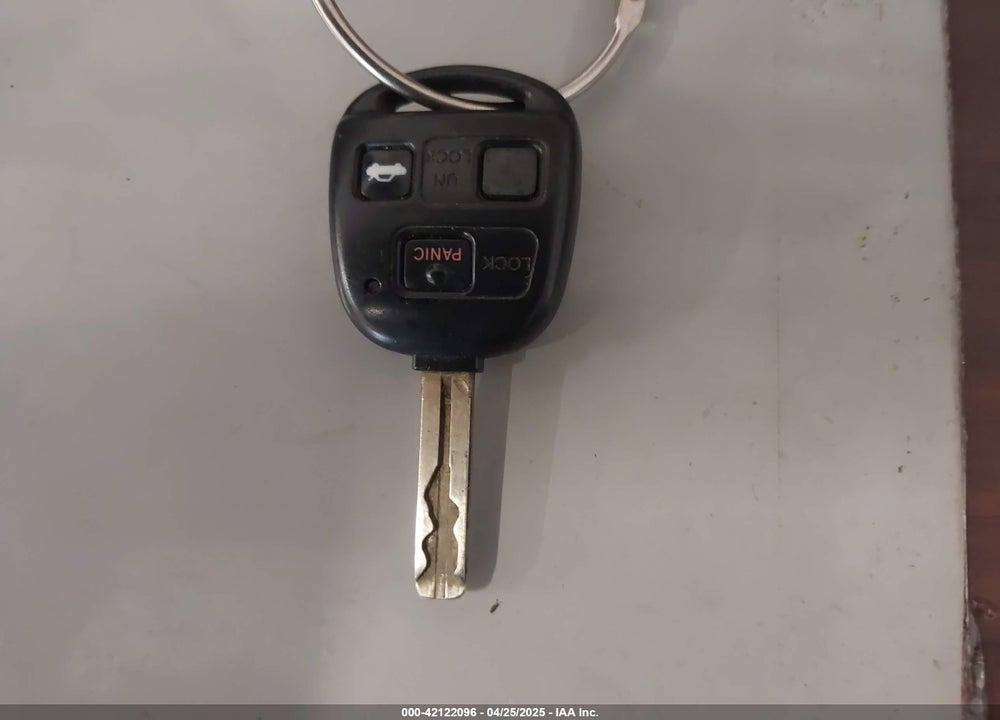 2001 LEXUS IS 300 VIN: JTHBD182010001514