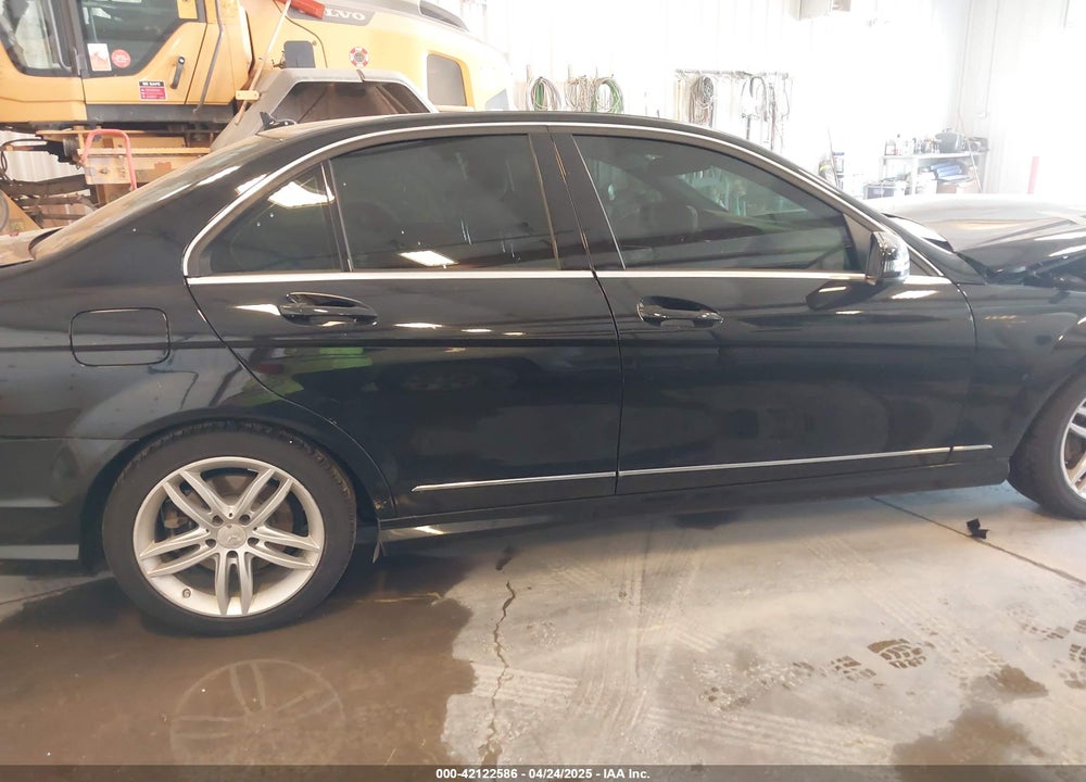 2014 MERCEDES-BENZ C CLASS VIN: WDDGF8AB8EA955616