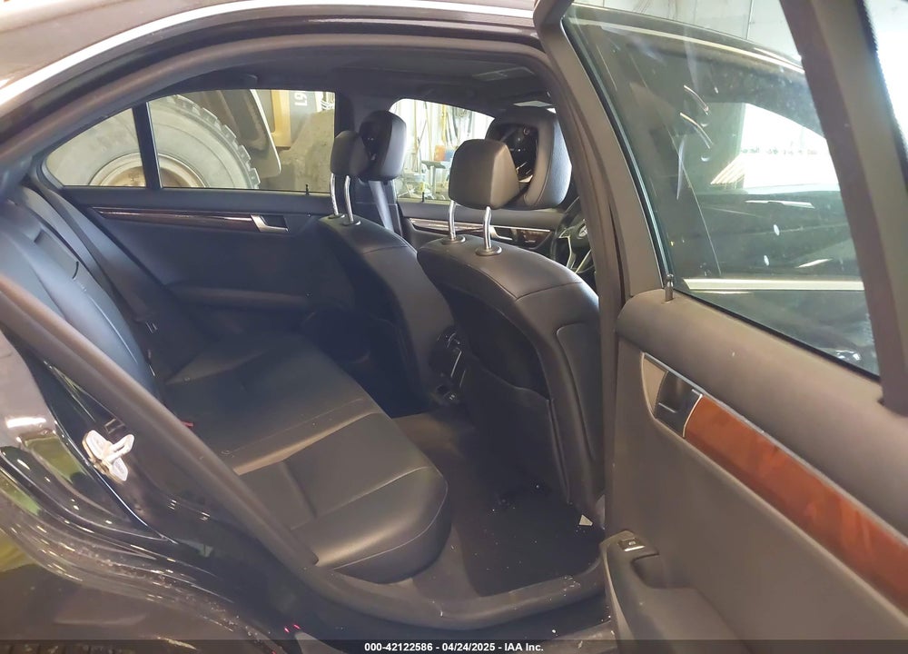 2014 MERCEDES-BENZ C CLASS VIN: WDDGF8AB8EA955616