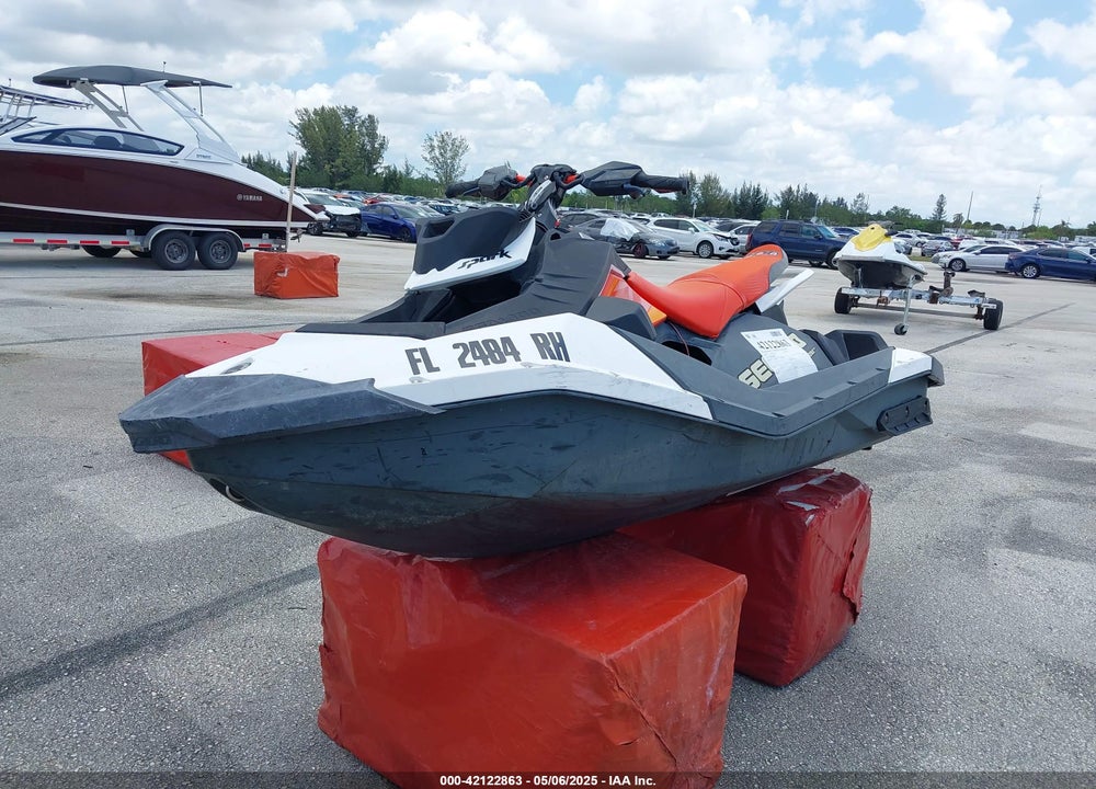 2017 SEADOO --- VIN: YDV65759L617