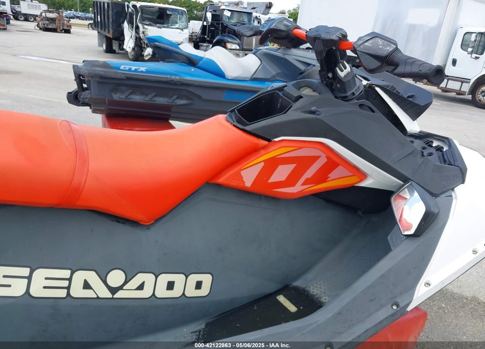 2017 SEADOO --- VIN: YDV65759L617