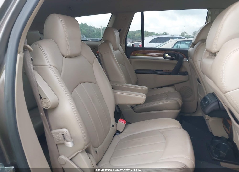 2008 BUICK ENCLAVE VIN: 5GAER23738J235080
