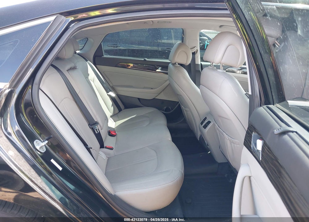 2017 HYUNDAI SONATA HYBRID VIN: KMHE34L39HA076781