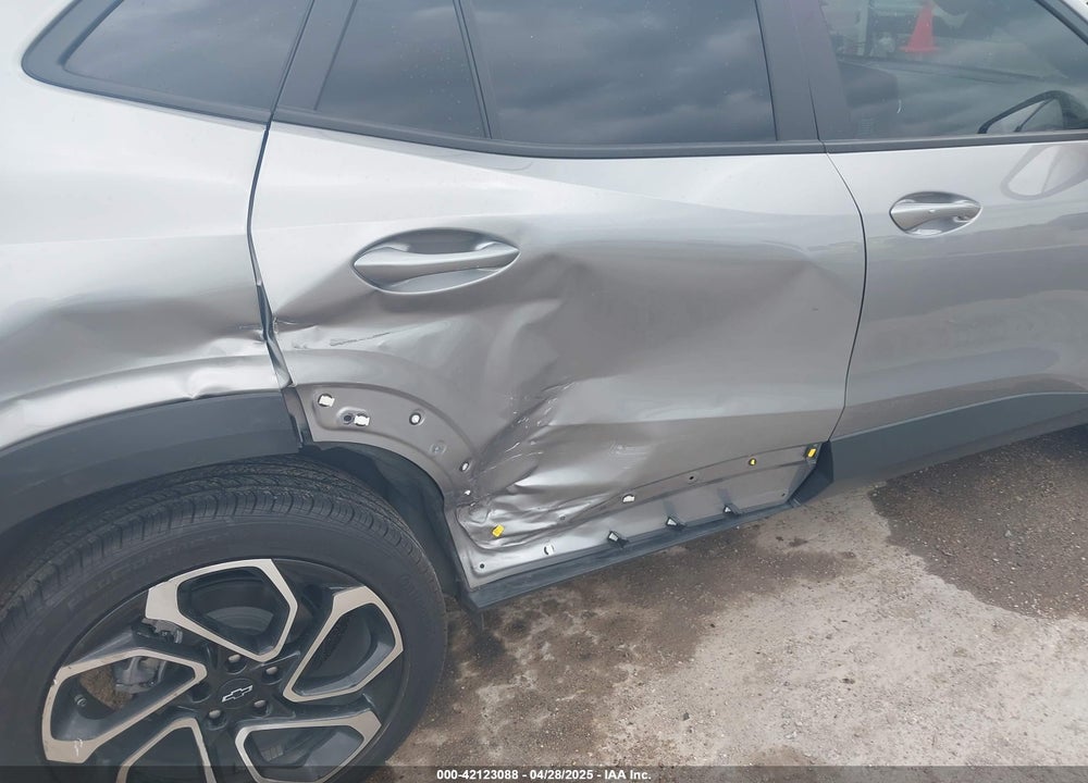 2024 CHEVROLET TRAX FWD 2RS VIN: KL77LJE28RC013447