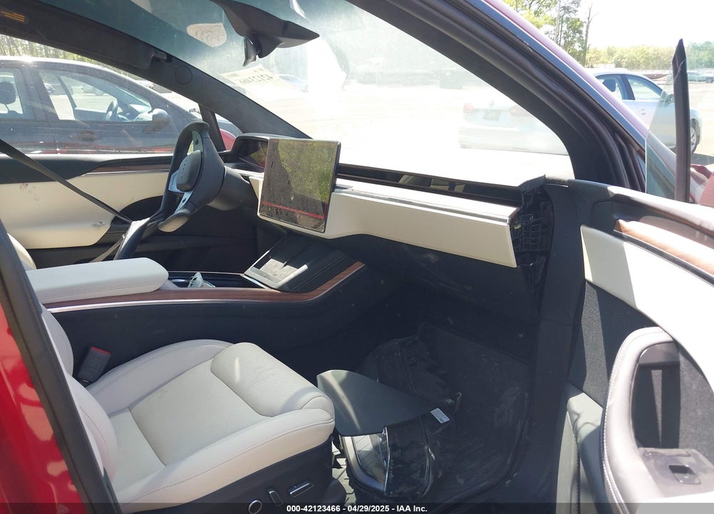 2024 TESLA MODEL X VIN: 7SAXCAE56RF460197