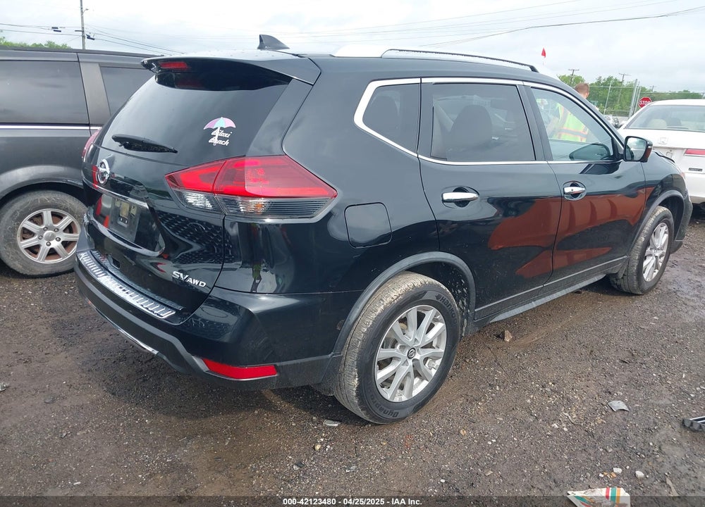 2018 NISSAN ROGUE SV VIN: JN8AT2MV7JW306600