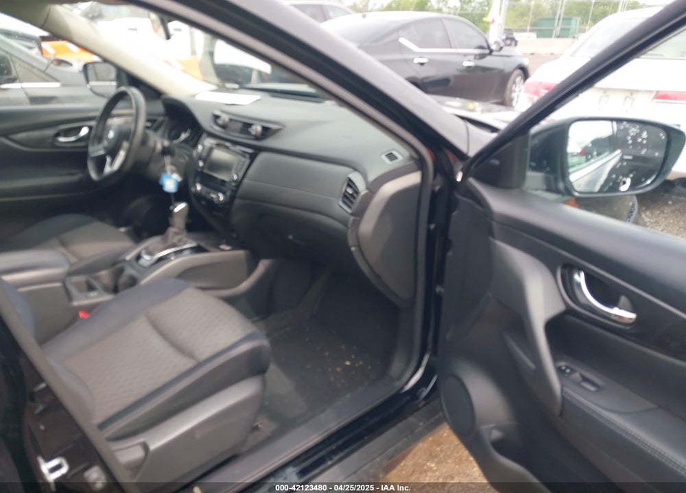 2018 NISSAN ROGUE SV VIN: JN8AT2MV7JW306600