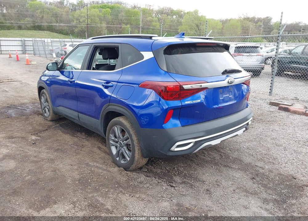 2021 KIA SELTOS VIN: KNDEUCAAXM7221587