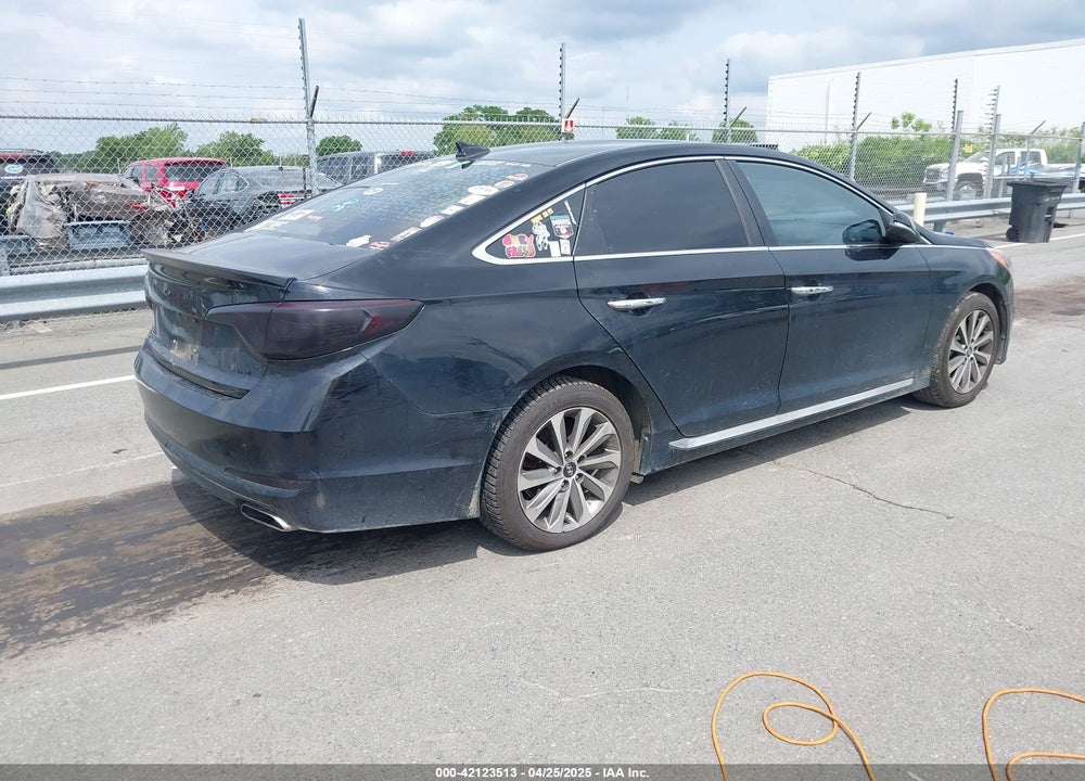 2015 HYUNDAI SONATA VIN: 5NPE34AF4FH093298