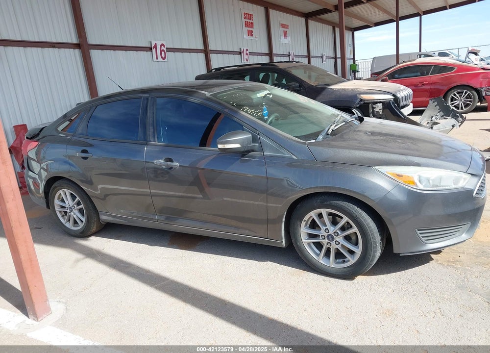 2015 FORD FOCUS SE VIN: 1FADP3F27FL374531