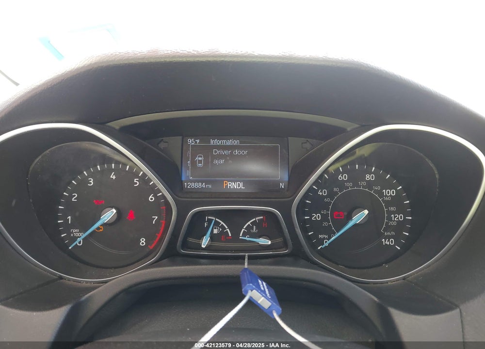 2015 FORD FOCUS SE VIN: 1FADP3F27FL374531
