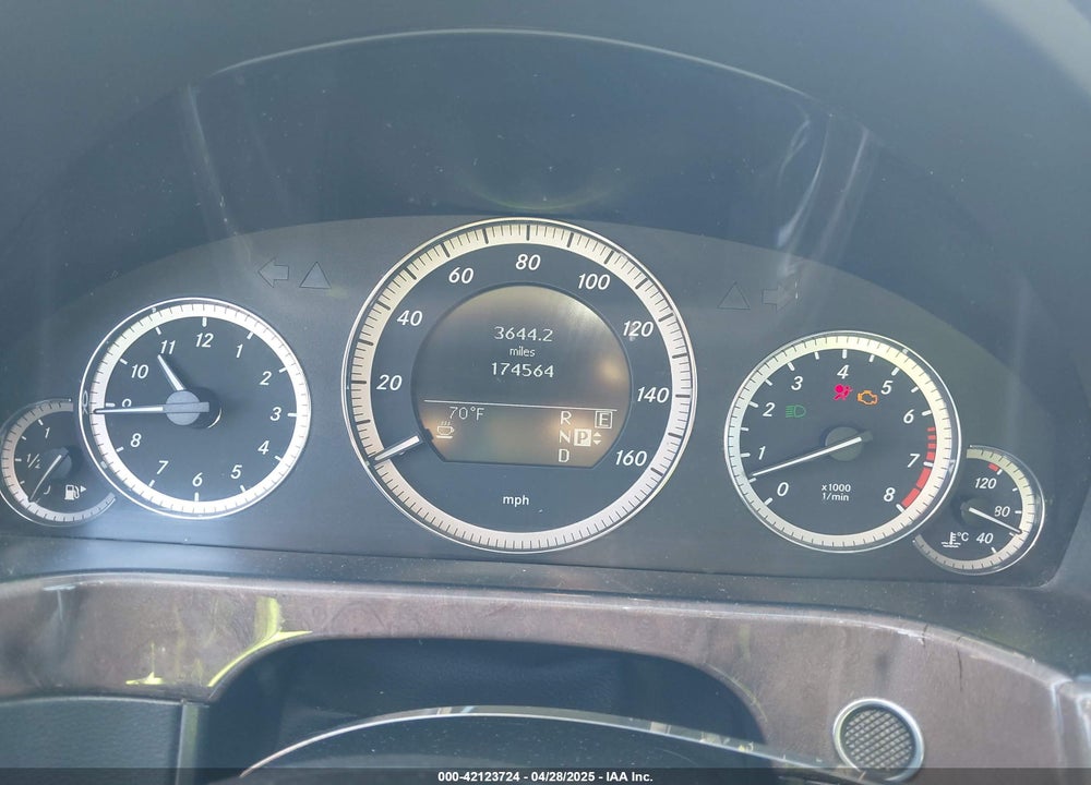 2011 MERCEDES-BENZ E VIN: WDDHF8HB6BA460482